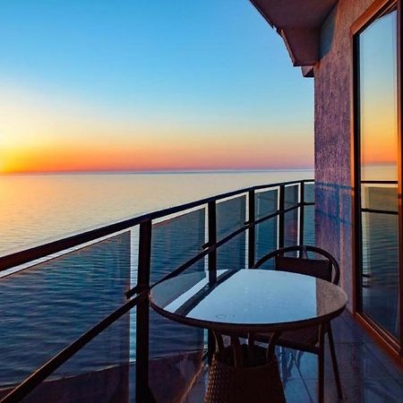 Tower Apartments Батуми Екстериор снимка