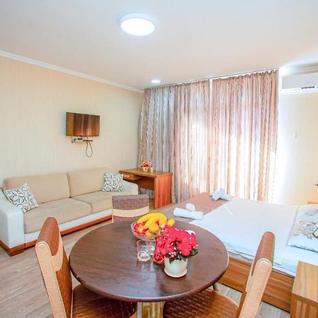 Tower Apartments Батуми Екстериор снимка