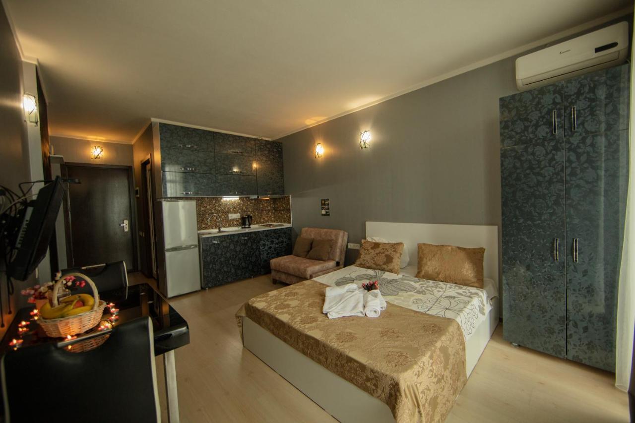 Tower Apartments Батуми Екстериор снимка