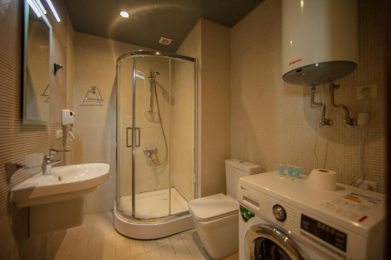 Tower Apartments Батуми Екстериор снимка