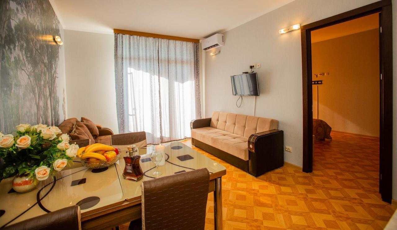 Tower Apartments Батуми Екстериор снимка