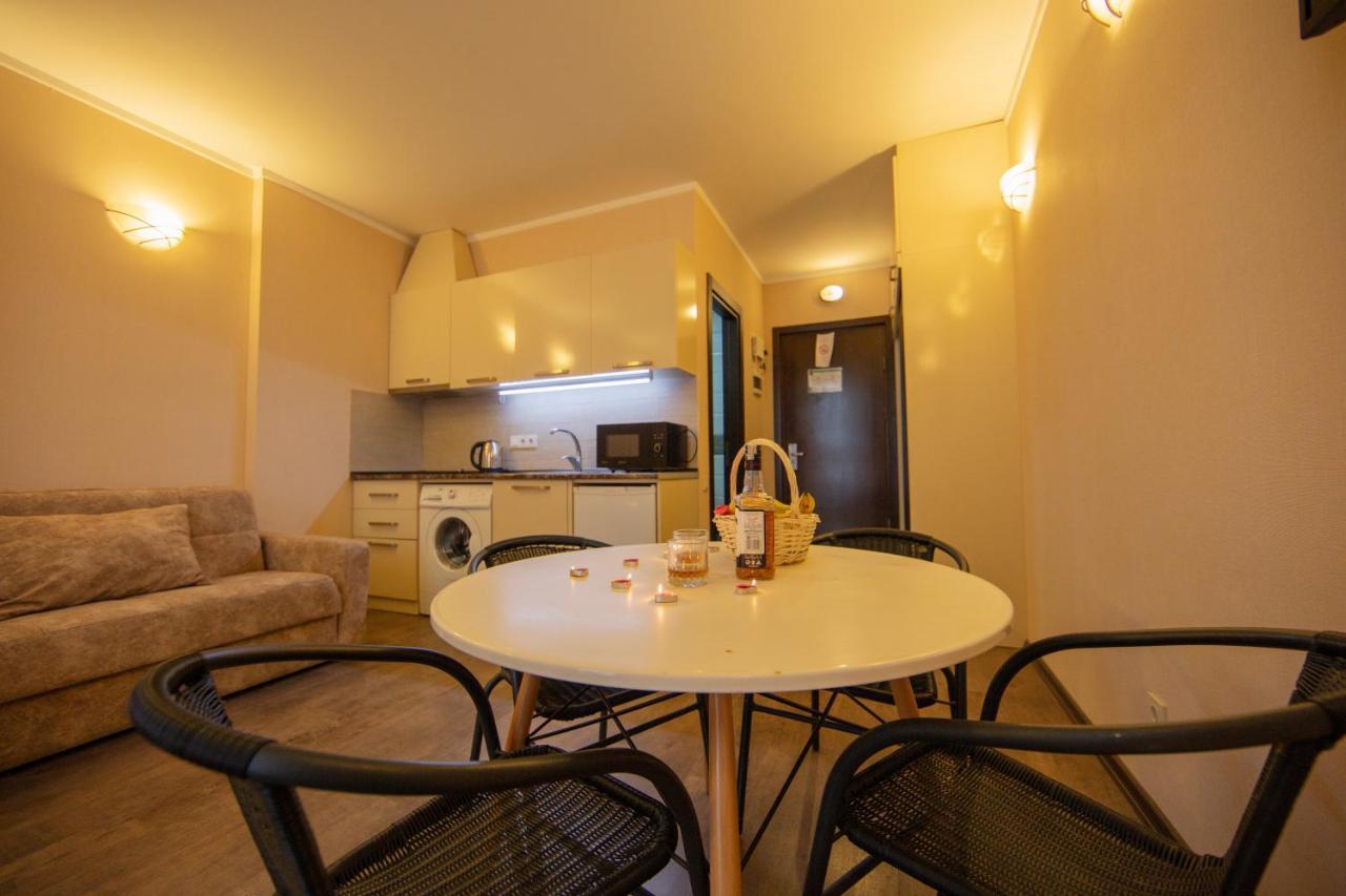 Tower Apartments Батуми Екстериор снимка