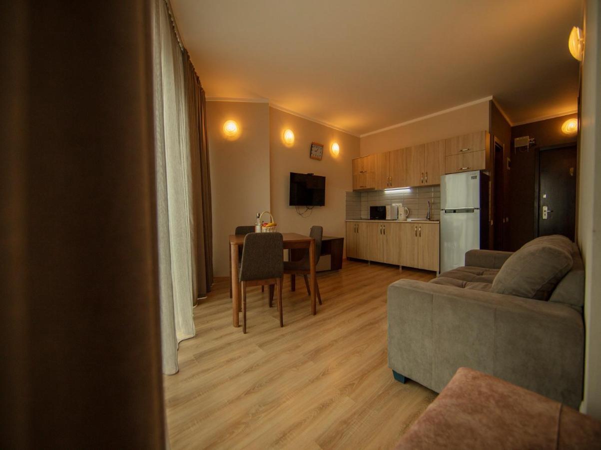 Tower Apartments Батуми Екстериор снимка