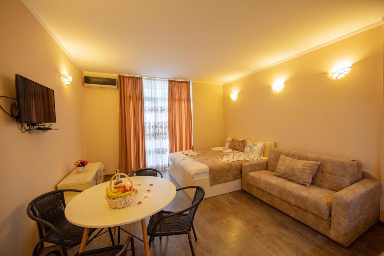 Tower Apartments Батуми Екстериор снимка
