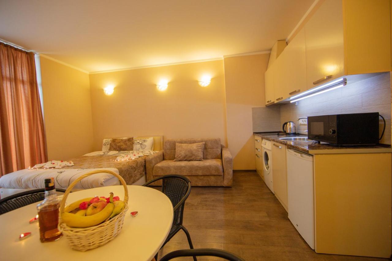 Tower Apartments Батуми Екстериор снимка