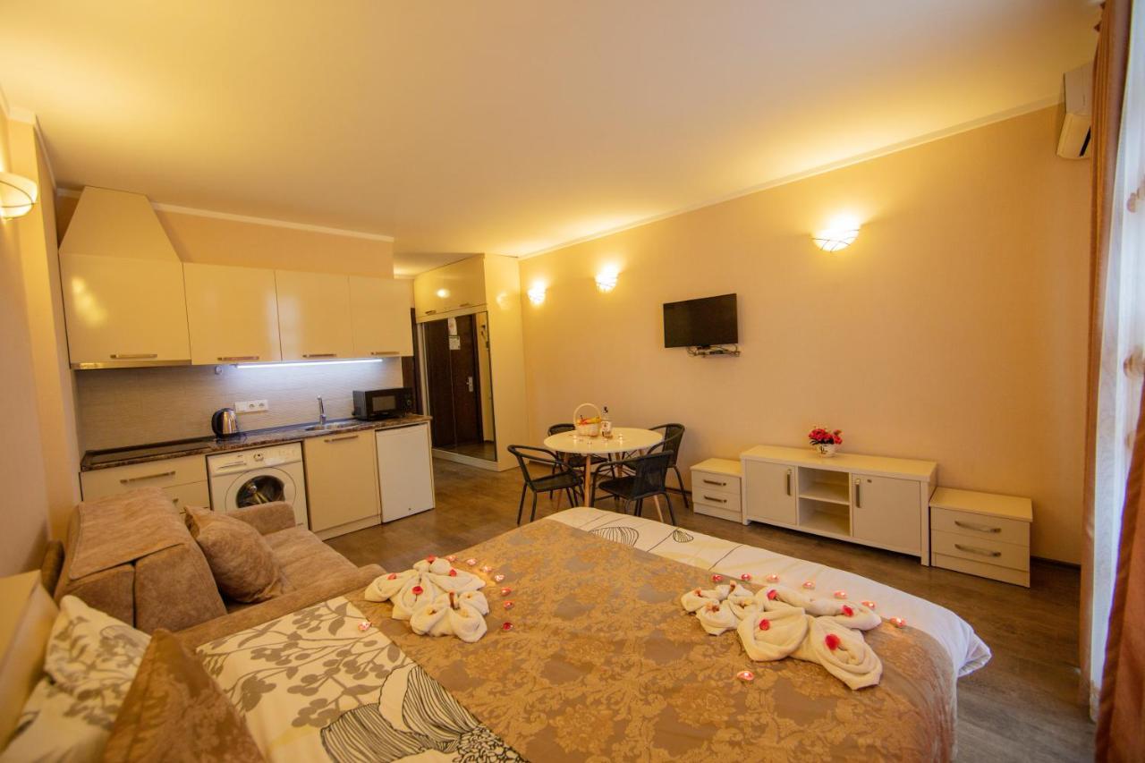 Tower Apartments Батуми Екстериор снимка
