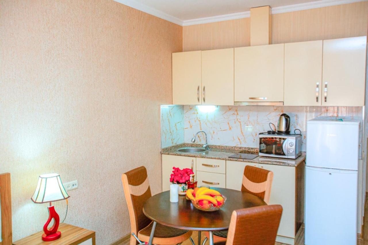 Tower Apartments Батуми Екстериор снимка