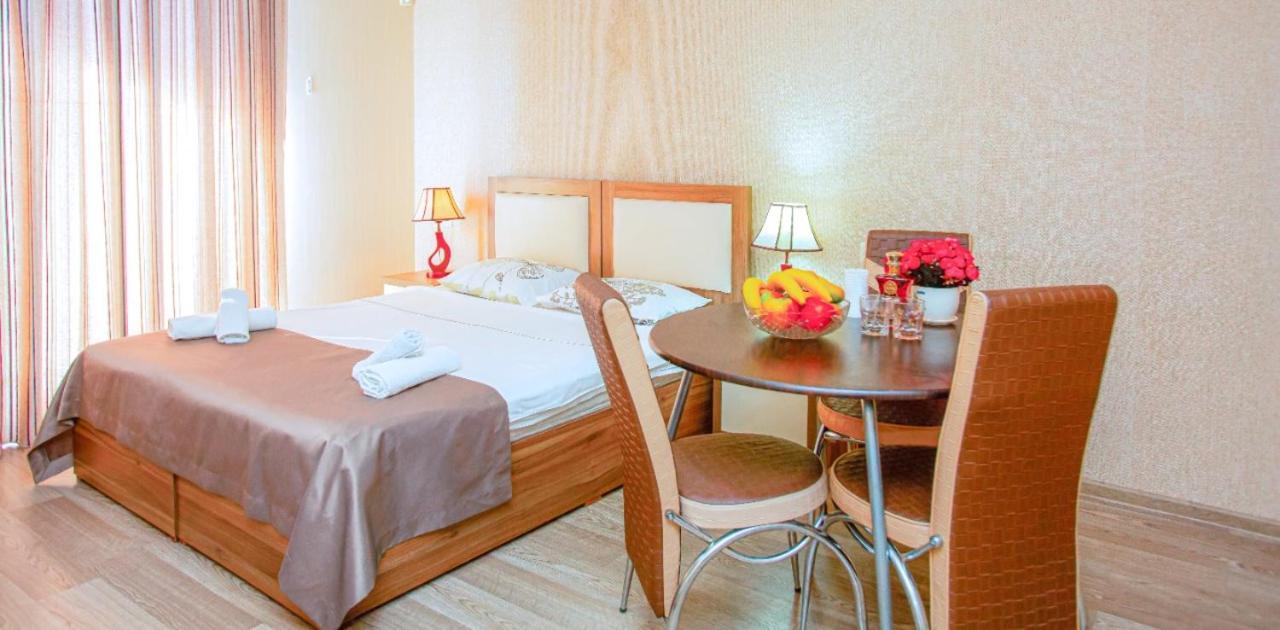 Tower Apartments Батуми Екстериор снимка