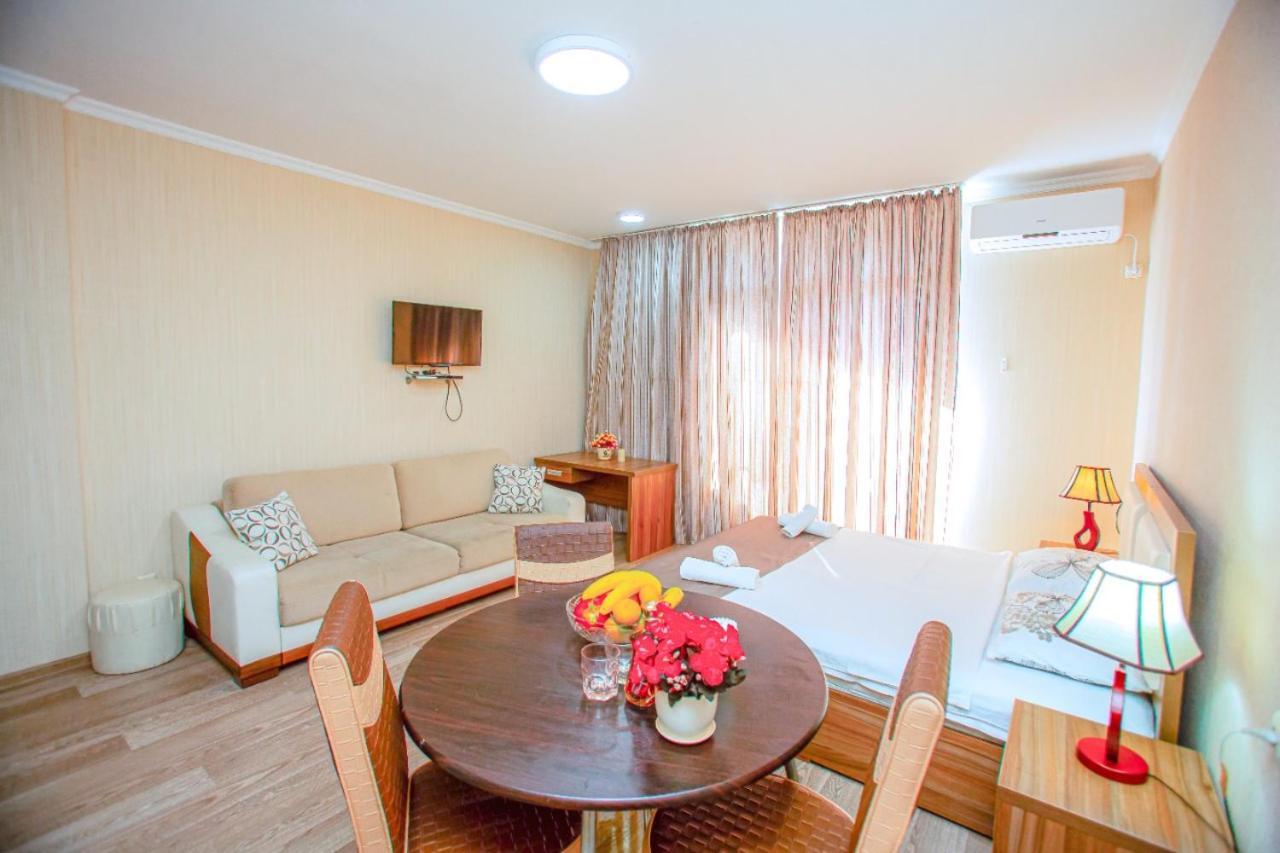 Tower Apartments Батуми Екстериор снимка